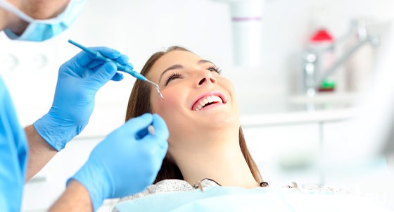 Реставрация, лечение с установкой пломбы, удаление, реставрация, чистка зубов и другие процедуры в стоматологии DanClinic со скидкой до 90%