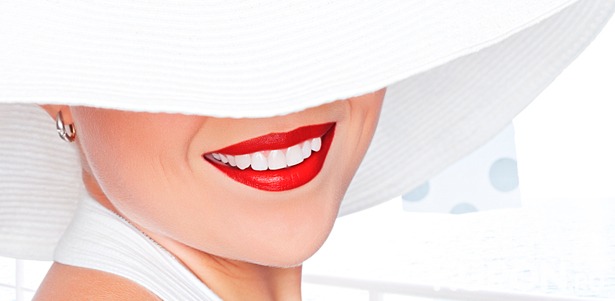 Комплексная УЗ-чистка зубов с AirFlow в стоматологической клинике «Ясень». **Скидка до 83%**