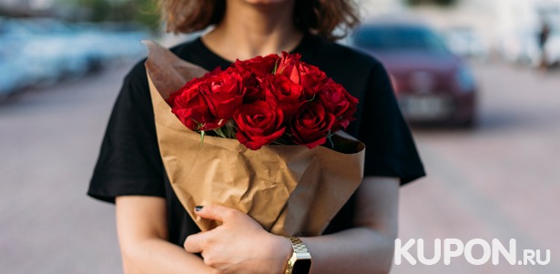 Розы, ирисы, хризантемы и тюльпаны в дизайнерской, крафт-бумаге и в шляпных коробках от компании Flowers Butik. Скидка до 70%