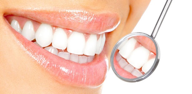 Ультразвуковая чистка зубов с полировкой и фторированием в клинике «Хороший стоматолог». **Скидка 70%**